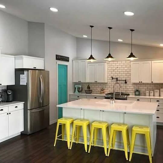 Bright kitchen backsplash and floor